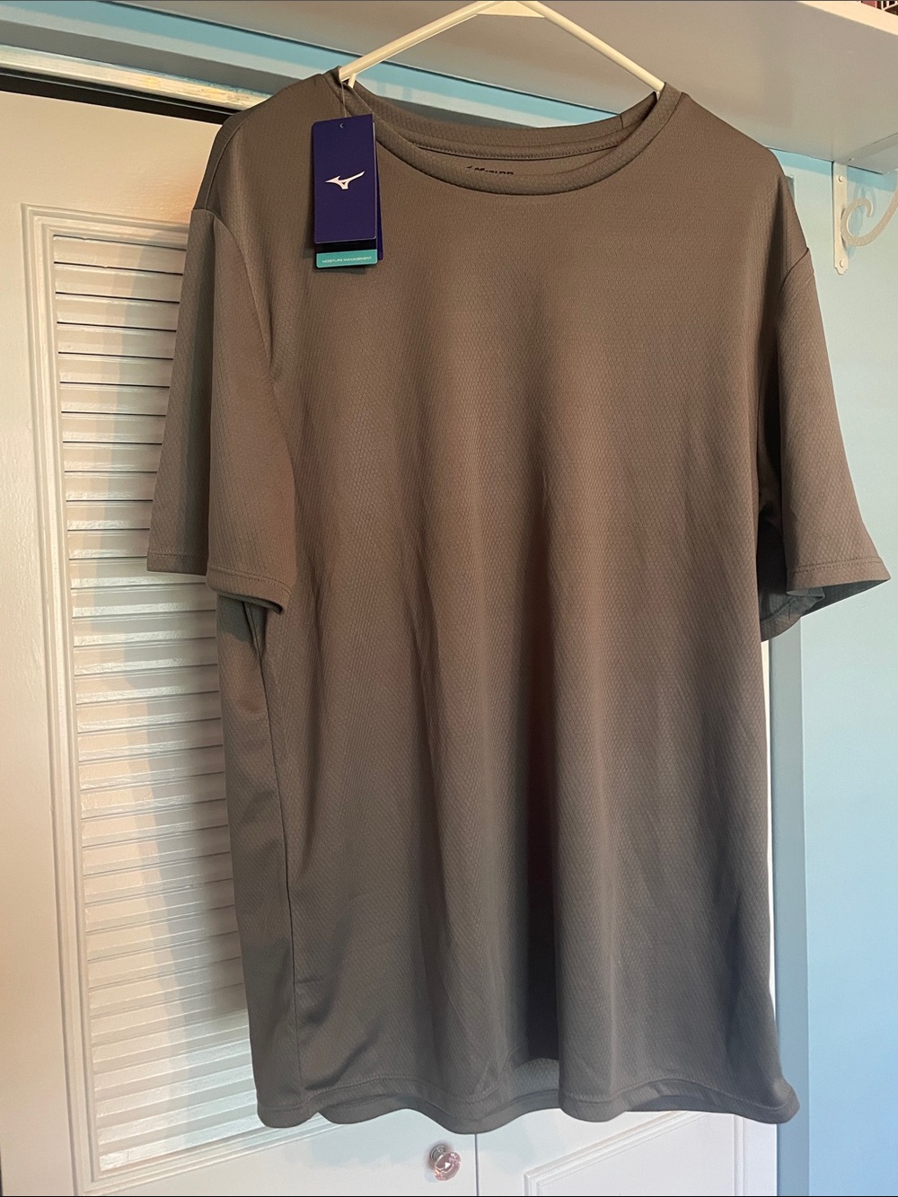 Mizuno Short Sleeve Athletic Tee in Gray men’s